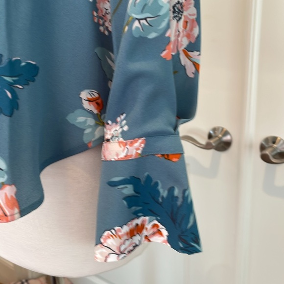 NWT. Ann Taylor LOFT Top. Long Sleeve Blouse. XXS. - Picture 5 of 16